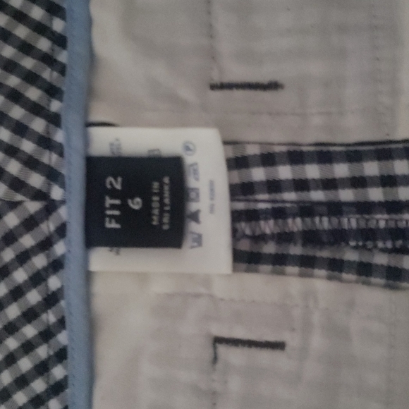 Shorts - Picture 3 of 4